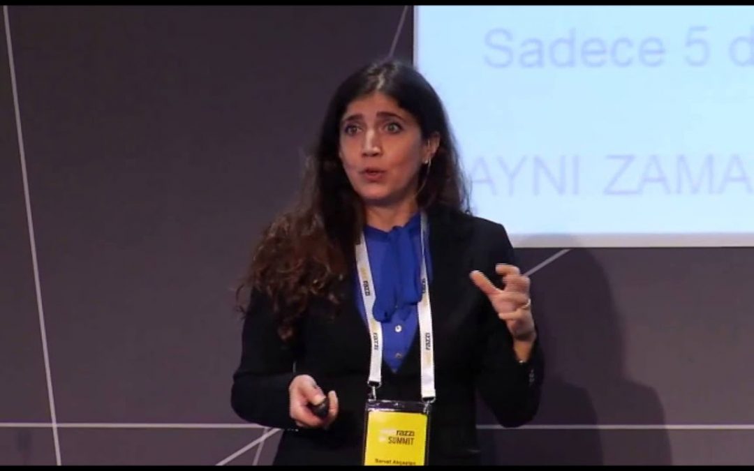 At the Webrazzi summit, Mrs. Servet Akçaalan made his ClouPlay presentation.